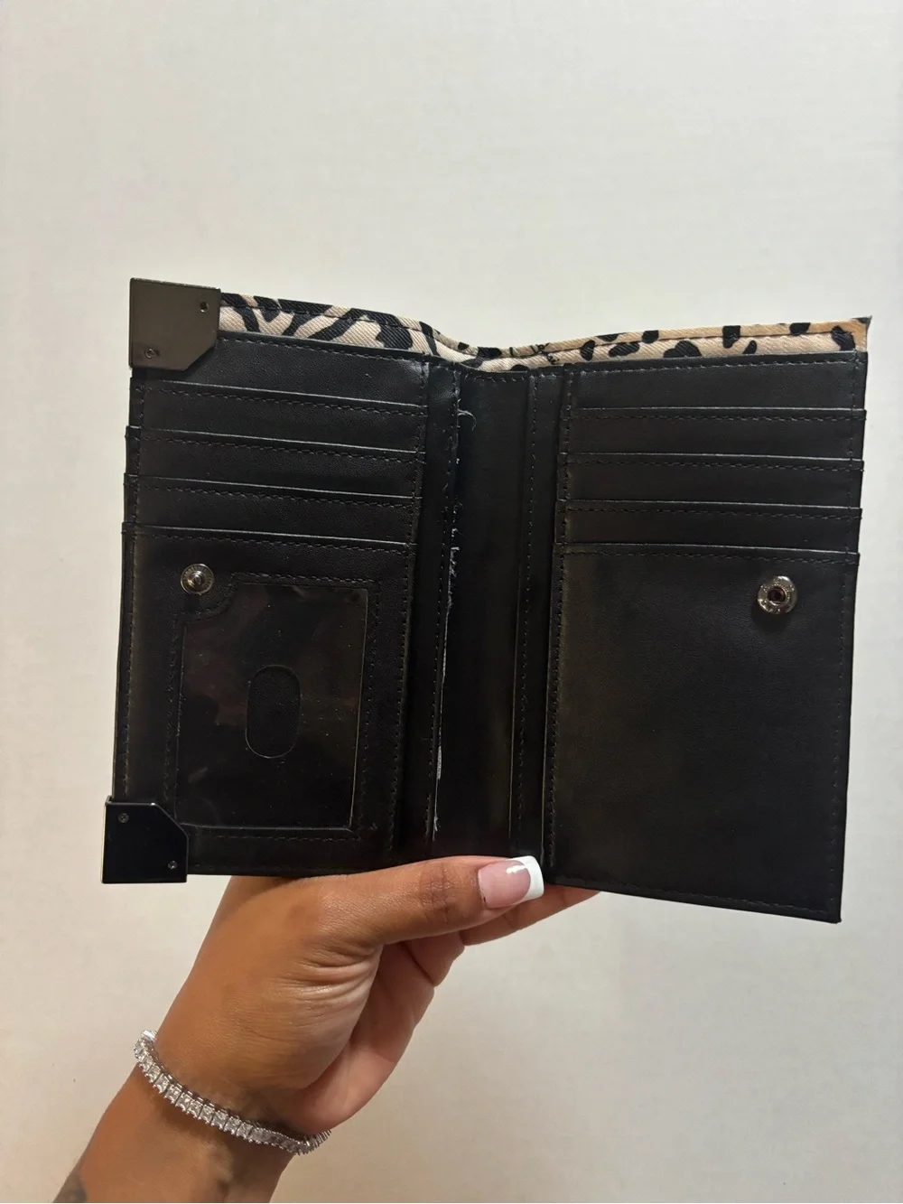 Jessica Simpson Gray Leather Card Wallet with Gunmetal Corners